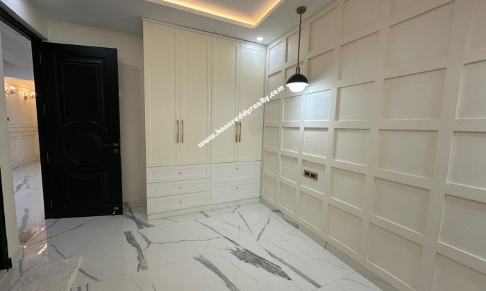 5 BHK Flat for Sale in Perambur